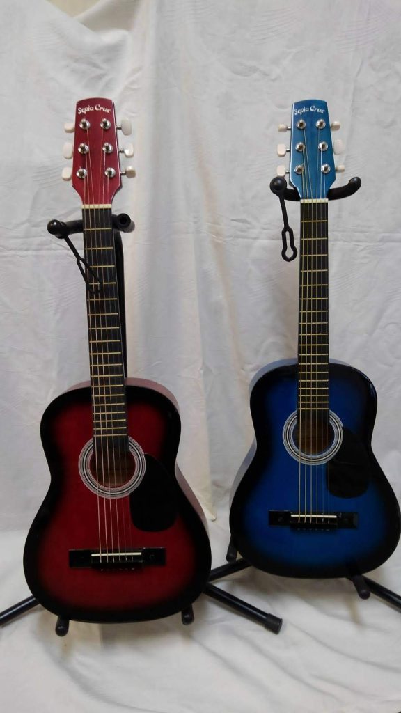 Sepia Crueミニギター